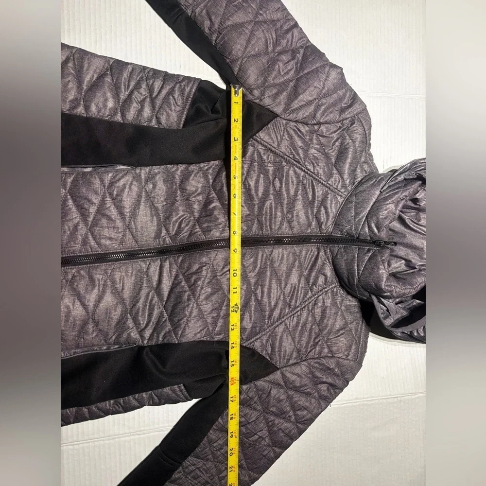 Guess Women’s Gray & Black Quilted Puffer Light Jacket Sz Large Hooded Full Zip